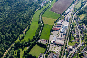 Gewerbegebiet Ausstraße mit Kurt Allert GmbH + Co. KG und NETTO im Ortsteil Altoberndorf in Oberndorf am Neckar im Bundesland Baden-Württemberg, Deutschland