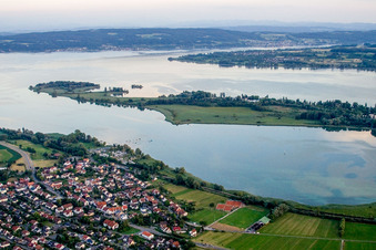 See- Insel Reichenau auf dem Untersee/Bodensee in Reichenau im Ortsteil Mittelzell im Bundesland Baden-Württemberg, Deutschland