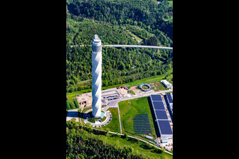 Turm thyssenkrupp Testturm für Expressaufzüge am Berner Feld in Rottweil. Das neue Wahrzeichen der Kleinstadt Rottweil ist derzeit höchstes Bauwerk in Baden-Württemberg, Deutschland von oben gesehen
