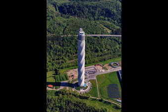Schrägluftbild von Thyssen-Krupp TK Elevator Testturm für Aufzüge in Rottweil im Bundesland Baden-Württemberg, Deutschland