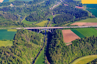 Schrägluftbild von A81 Neckartalbrücke in Rottweil im Bundesland Baden-Württemberg, Deutschland