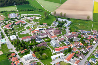 Schrägluftbild von Stiftung St. Franziskus Heiligenbronn in Schramberg im Bundesland Baden-Württemberg, Deutschland