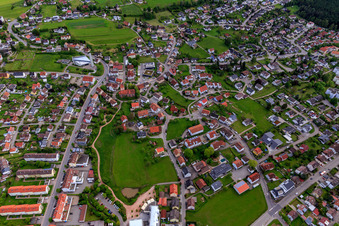 Luftbild von Sulgauer Straße im Ortsteil Sulgen in Schramberg im Bundesland Baden-Württemberg, Deutschland