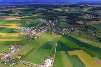 Dorfansicht aus Westen im Ortsteil Lackendorf in Dunningen im Bundesland Baden-Württemberg, Deutschland