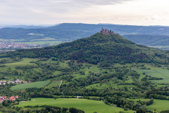 Burg Hohenzollern im Ortsteil Zimmern in Bisingen im Bundesland Baden-Württemberg, Deutschland