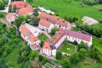 Kloster Kirchberg (Berneuchener Haus) in Sulz am Neckar im Bundesland Baden-Württemberg, Deutschland von oben