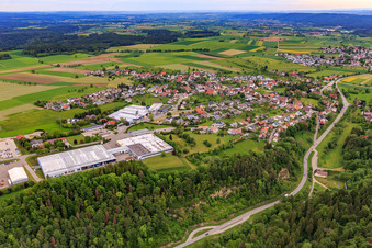 Dorfansicht aus Südwesten mit Paul Bippus GmbH & Co. KG im Ortsteil Boll in Oberndorf am Neckar im Bundesland Baden-Württemberg, Deutschland