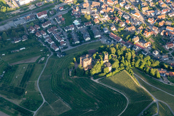 Luftbild von Gebäude der Jugendherberge Schloss Ortenberg in Ortenberg im Ortsteil Bühlweg im Bundesland Baden-Württemberg, Deutschland