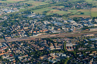 Gleisanlagen der Abstellgleise und Rangier Anlagen am Depot des Betriebswerkes in Offenburg im Bundesland Baden-Württemberg, Deutschland