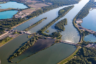 Rheinschleuse Gambsheim-Freistett in Rheinau im Bundesland Baden-Württemberg, Deutschland
