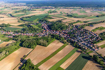 Drohnenaufname von Neewiller-près-Lauterbourg im Bundesland Bas-Rhin, Frankreich