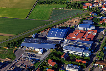 Luftaufnahme von Gewerbergebiet Im Gereut mit  WWS Metallformen GmbH, HGGS LaserCUT GmbH & Co. KG in Hatzenbühl im Bundesland Rheinland-Pfalz, Deutschland