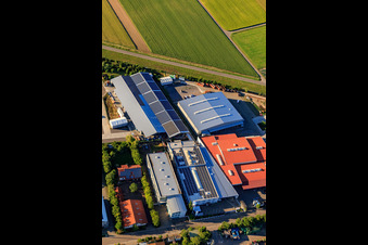 Gewerbergebiet Im Gereut mit  WWS Metallformen GmbH, HGGS LaserCUT GmbH & Co. KG in Hatzenbühl im Bundesland Rheinland-Pfalz, Deutschland vom Flugzeug aus