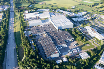 Schrägluftbild von Robert Bosch im Ortsteil Durlach in Karlsruhe im Bundesland Baden-Württemberg, Deutschland