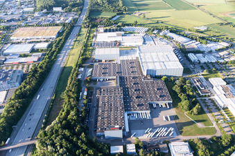 Luftbild von Gebäude und Produktionshallen auf dem Fahrzeugbau- Werksgelände Robert Bosch GmbH Auf der Breit im Ortsteil Durlach in Karlsruhe im Bundesland Baden-Württemberg, Deutschland