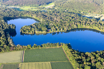 Baggersee im Ortsteil Grötzingen in Karlsruhe im Bundesland Baden-Württemberg, Deutschland