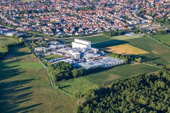 Industrie- und Gewerbegebiet Max-Becker-Straße mit Klocke Verpackungs-Service GmbH und KLEBCHEMIE M. G. Becker GmbH & Co. KG in Weingarten im Bundesland Baden-Württemberg, Deutschland