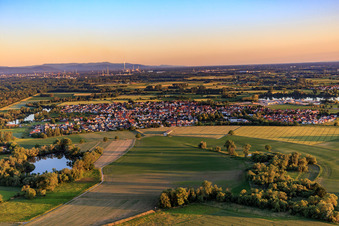 Dorfansicht aus Norden in Leimersheim im Bundesland Rheinland-Pfalz, Deutschland
