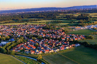 Am Michelsbach aus Nordwesten in Leimersheim im Bundesland Rheinland-Pfalz, Deutschland