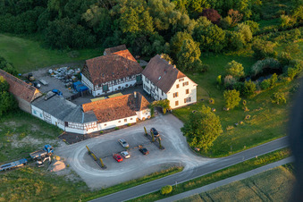 Schrägluftbild von Gehrlein's Alte Mühle in Hatzenbühl im Bundesland Rheinland-Pfalz, Deutschland