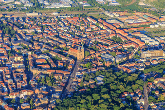 Südring und Marienring aus Westen mit Kath. Marienkirche Mariä Himmelfahrt in Landau in der Pfalz im Bundesland Rheinland-Pfalz, Deutschland