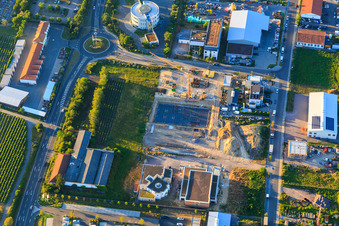 Baustelle für das SYNLAB MVZ, Moschee der Türkisch Islamische Gemeinde zu Neustadt r. e.V. und Europahalle in Neustadt an der Weinstraße im Bundesland Rheinland-Pfalz, Deutschland