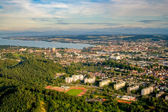 Luftaufnahme von Ortsansicht der Straßen und Häuser der Wohngebiete im Ortsteil Fürstenberg in Konstanz im Ortsteil Wollmatingen im Bundesland Baden-Württemberg, Deutschland