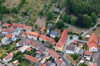 Kirchengebäude im Ortszentrum im Ortsteil Angelroda in Martinroda im Bundesland Thüringen, Deutschland