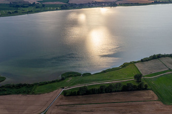 Radweg am Unteruckersee im Ortsteil Seelübbe in Prenzlau im Bundesland Brandenburg, Deutschland