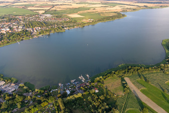 Unteruckersee von Westen in Prenzlau im Bundesland Brandenburg, Deutschland