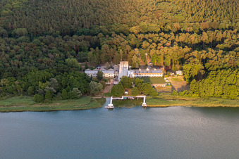 Luftbild von Hotel Panorama See Resort & Spa Oberuckersee im Bundesland Brandenburg, Deutschland