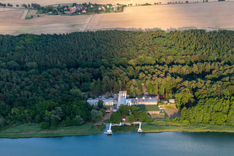 Luftaufnahme von Hotel Panorama See Resort & Spa Oberuckersee im Bundesland Brandenburg, Deutschland