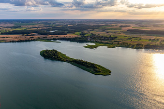 Insel im Oberuckersee im Ortsteil Warnitz im Bundesland Brandenburg, Deutschland