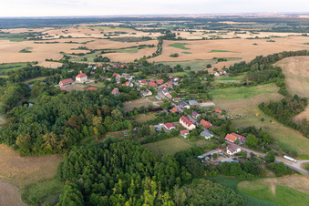 Luftbild von Dorfansicht aus Westen mit Gutshof Fredenwalde im Ortsteil Groß Fredenwalde in Gerswalde im Bundesland Brandenburg, Deutschland