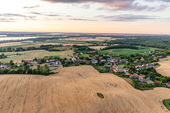 Luftbild von Melzow von Norden in Oberuckersee im Bundesland Brandenburg, Deutschland