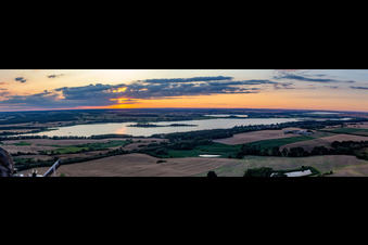 Panorama Oberuckersee im Abendrot aus Südosten im Bundesland Brandenburg, Deutschland