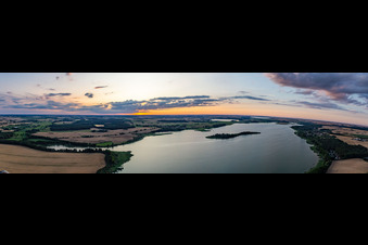 Panorama Oberuckersee im Abendrot aus Süden im Ortsteil Warnitz in Flieth-Stegelitz im Bundesland Brandenburg, Deutschland