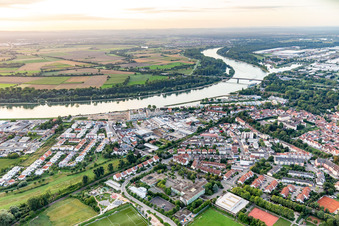 Luftbild von Rheinbrücke in Speyer im Bundesland Rheinland-Pfalz, Deutschland