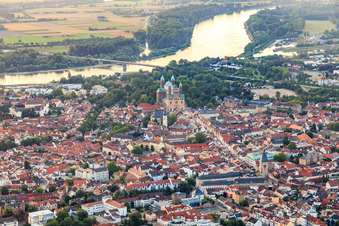 Maximilianstraße von Westen in Speyer im Bundesland Rheinland-Pfalz, Deutschland