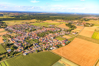 Ottersheim bei Landau von Südwesten im Bundesland Rheinland-Pfalz, Deutschland