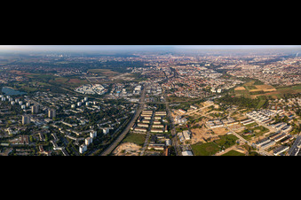Gesamtübersicht zwischen Vogelstang und Käfertal vom Stadtgebiet mit Außenbezirken in Mannheim im Bundesland Baden-Württemberg, Deutschland