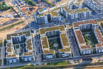 Straße Langer Anger x Kumamotostraße im Ortsteil Bahnstadt in Heidelberg im Bundesland Baden-Württemberg, Deutschland