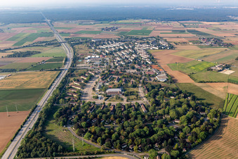 Flüchtlingsheim- und Asylunterkunfts- Gebäude Erstaufnahmeeinrichtung des Landes Baden-Württemberg im Ortsteil Patrick-Henry-Village in Heidelberg im Ortsteil Patrick Henry Village, Deutschland von oben gesehen