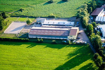 Pferdehof Oliver Wehnes im Ortsteil Minderslachen in Kandel im Bundesland Rheinland-Pfalz, Deutschland von oben