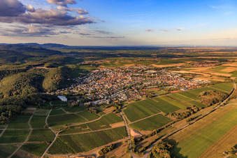 Stadtansicht aus Süden in Bad Bergzabern im Bundesland Rheinland-Pfalz, Deutschland