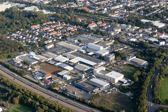 Gewerbegebiet und Firmenansiedlung in Hochstadt im Ortsteil Dörnigheim in Maintal im Bundesland Hessen, Deutschland