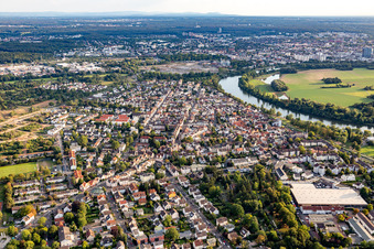 Ortschaft an den Fluss- Uferbereichen des Main im Ortsteil Bürgel in Offenbach am Main im Ortsteil Offenbach-Bürgel im Bundesland Hessen, Deutschland