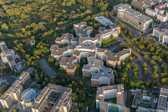 Luftbild von Verwaltungsgebäude des Unternehmens der Bundesrepublik Deutschland - Finanzagentur GmbH - auch das Lurgihaus genannt im Stadtteil Heddernheim in Frankfurt am Main im Ortsteil Niederursel im Bundesland Hessen