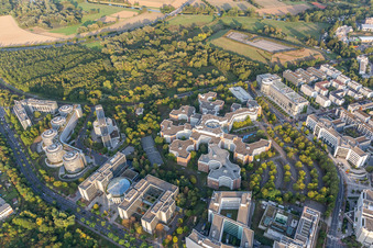 Luftbild von Lurgi House im Ortsteil Niederursel in Frankfurt am Main im Bundesland Hessen, Deutschland