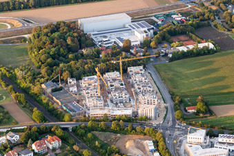 Baustelle zum Neubau eines Mehrfamilien- Wohnhauses Brunnenstraße in Karben im Ortsteil Kloppenheim im Bundesland Hessen, Deutschland